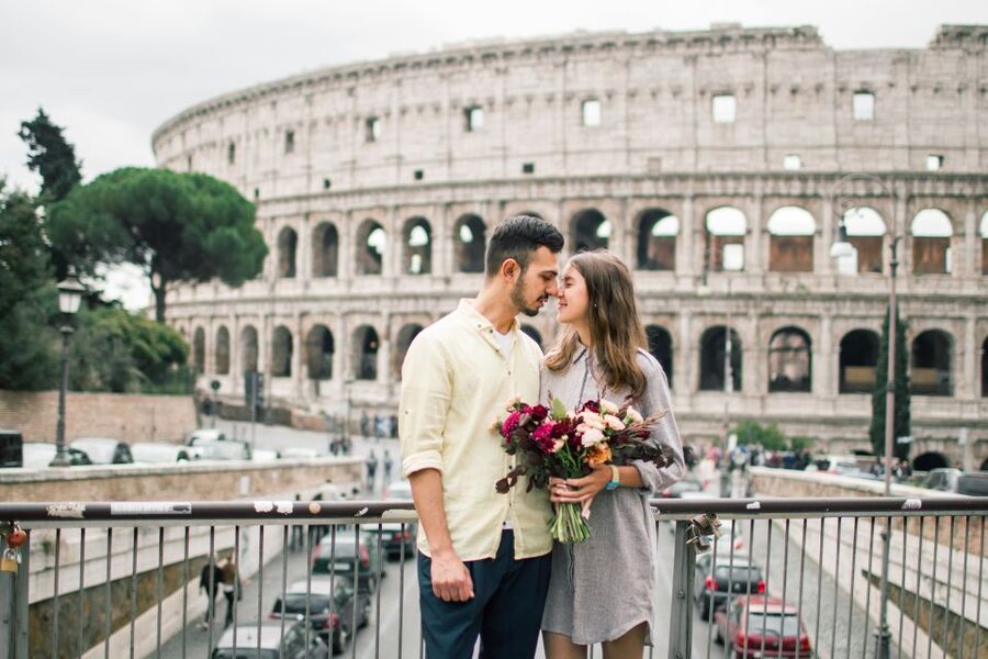 Rome: Personalized Photoshoot outside the Colosseum - A Colosseum memory without the selfie stick