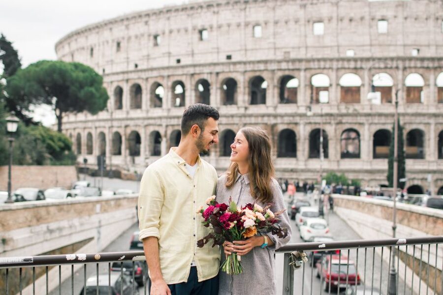 Rome: Personalized Photoshoot outside the Colosseum - The 45-minute Colosseum photo stop