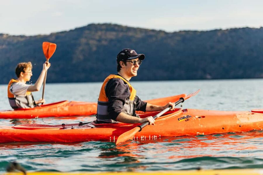 Rome: Popes' Lake, Kayak Tour with Swimming & Roman Pizza - Safety briefing and your first paddle