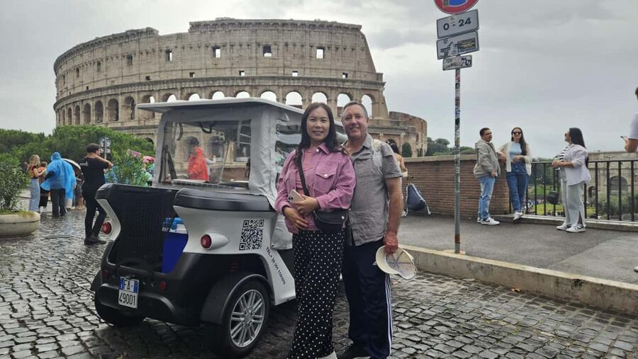 Rome: Private Golf Cart Tour with Artisanal Gelato Tasting - Pickup in central Rome and the first ride