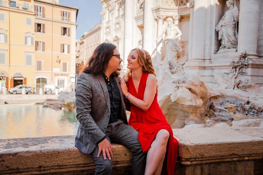 Rome: Private Photoshoot at the Trevi Fountain - Why a private photographer beats the usual phone photo