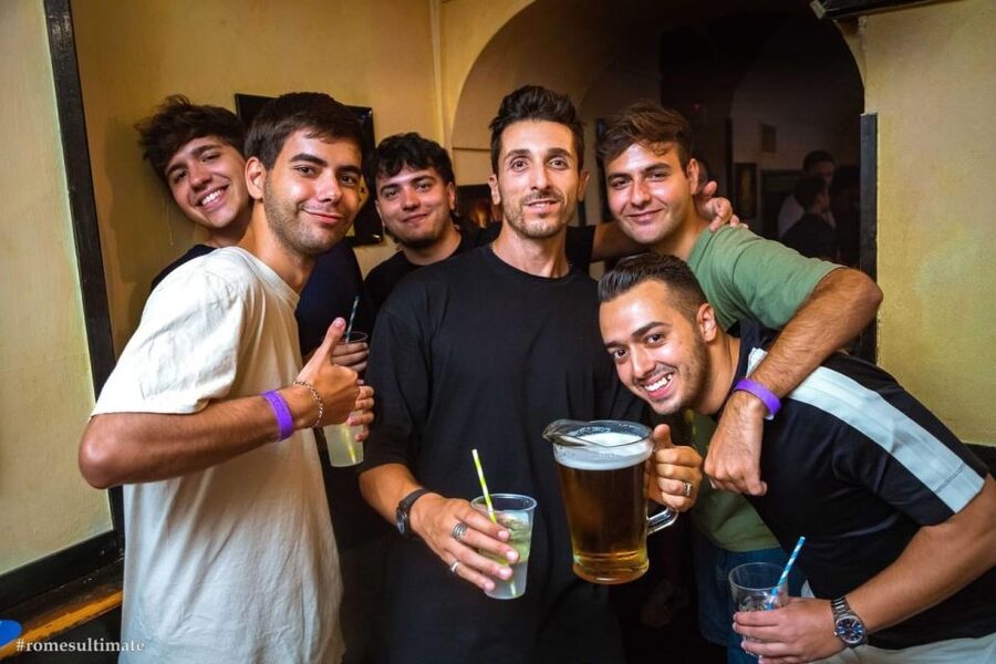 Rome: Pub Crawl and Ultimate Party with Open Bar and Pizza - A late start built around Rome’s party hours