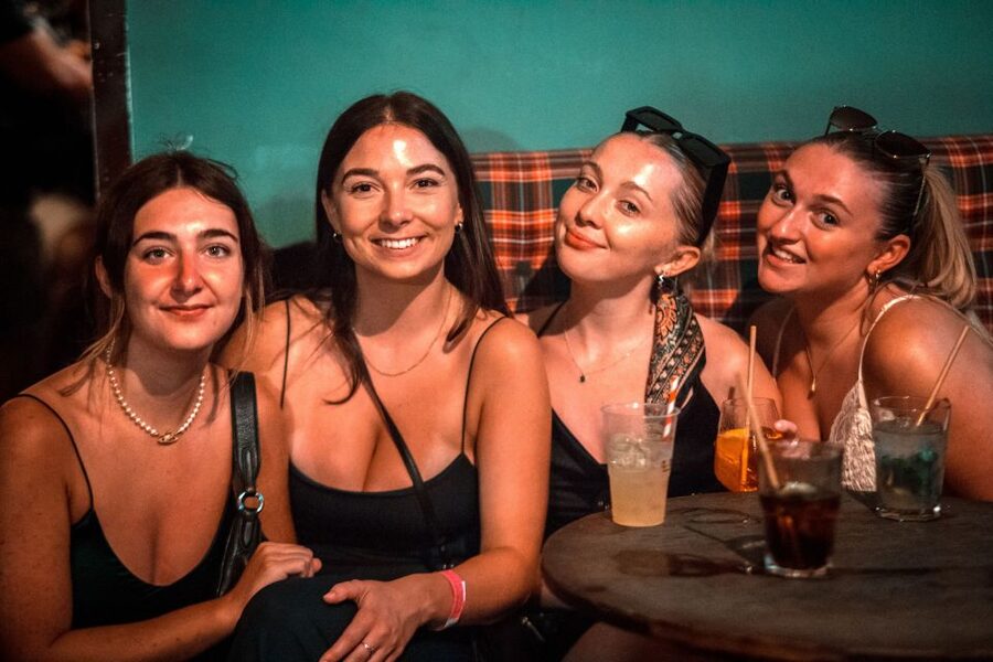 Rome: Pub Crawl and Ultimate Party with Open Bar and Pizza - The guide makes or breaks the night