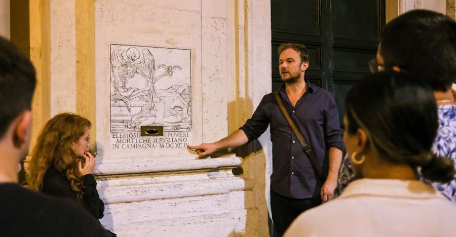 Rome: Small Group Rome's Dark Side - Ghosts & Legends Tour - A short stop for one of Rome’s lesser-known stories