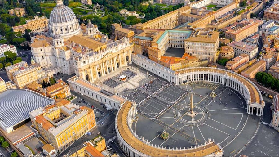 Rome: St. Peter's Basilica and Vatican Grottoes Guided Tour - St. Peter’s Square and the wait at security