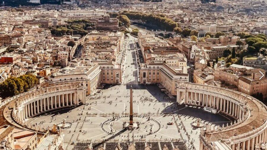 Rome: St. Peter's Basilica Express Guided Tour - The guides are a major part of the value