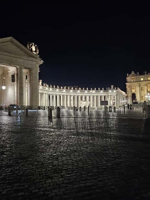 Rome: St. Peter's Basilica & Papal Tombs Tour with Dome - Starting in Bernini’s enormous square