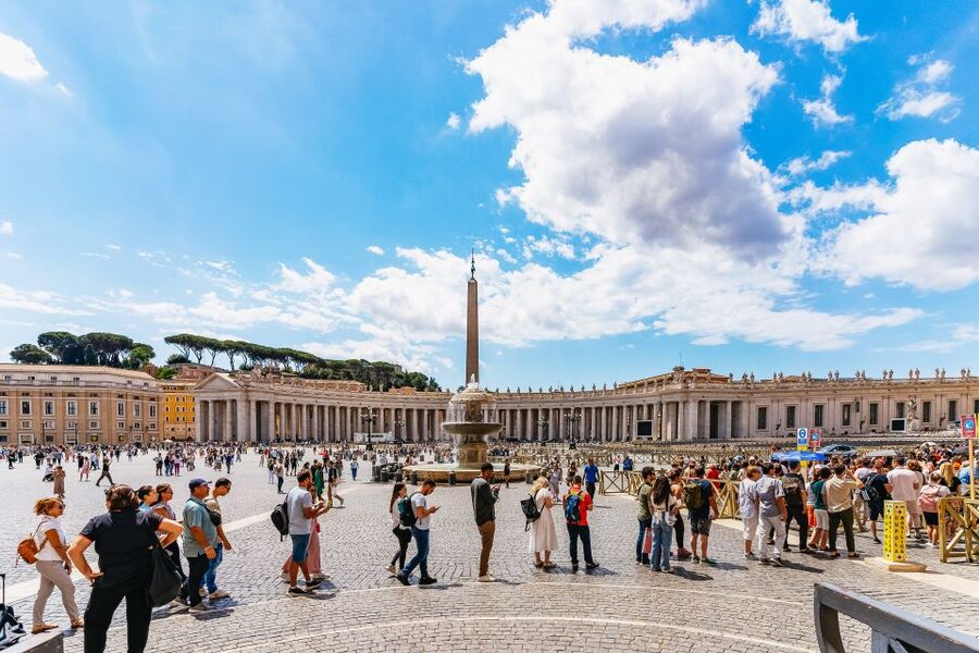 Rome: St. Peter's Basilica, Square and Grottoes Guided Tour - The security queue and what it means for your time