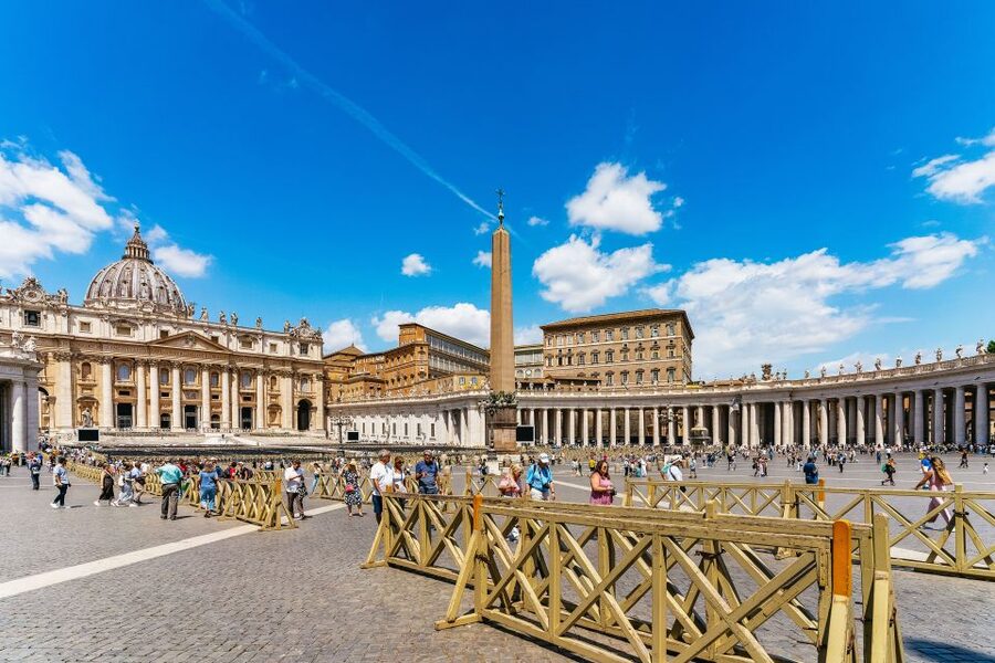 Rome: St. Peter's Basilica, Square and Grottoes Guided Tour - The Papal Grottoes below the church