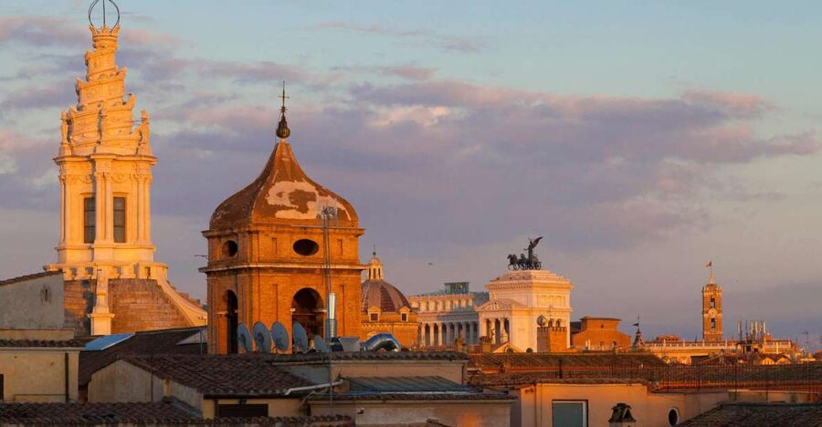 Rome: Terrazza Borromini Open-Air Opera with Aperitif - Entering Palazzo Pamphilj beside Piazza Navona