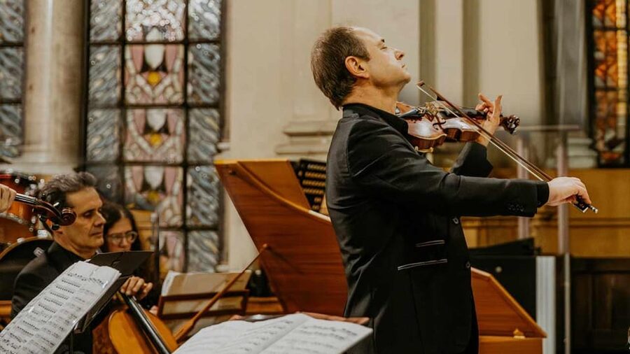 Rome: The Four Seasons by Vivaldi - Sala Dante at Palazzo Poli and the Trevi Fountain view