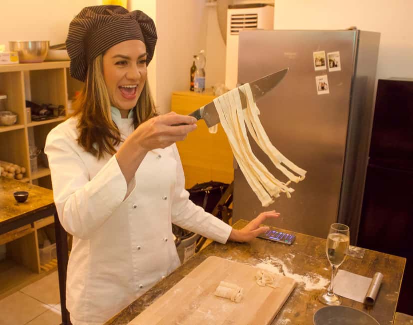 Rome: Tiramisu & Pasta Small-Group Cooking Class - Choosing carbonara or cacio e pepe