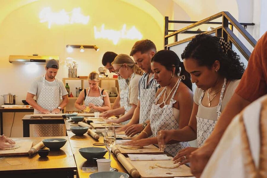 Rome: Traditional Pasta, Spritz & Tiramisu Cooking Class - Carbonara or cacio e pepe, your Roman sauce choice