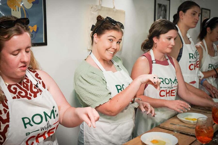 Rome: Traditional Pasta with Cocktails Cooking Class - Location and timing in central Rome