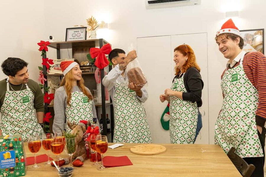 Rome: Traditional Pasta with Cocktails Cooking Class - Who should book this class?