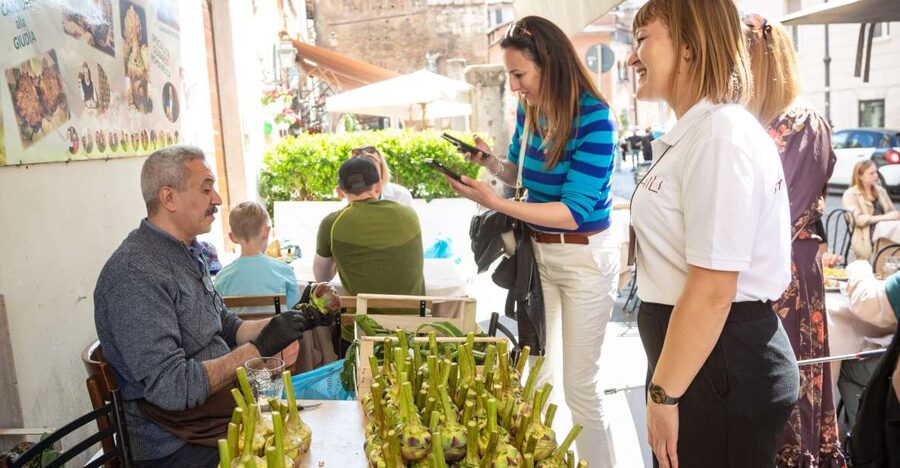 Rome: Trastevere & Campo de Fiori Street Food Walking Tour - Meeting at Piazza San Simeone
