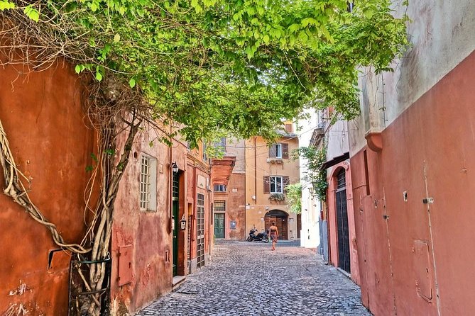 Rome: Trastevere Food tour with Free-Flowing Fine Wine - Charcuterie, crostini and serious Italian cheese