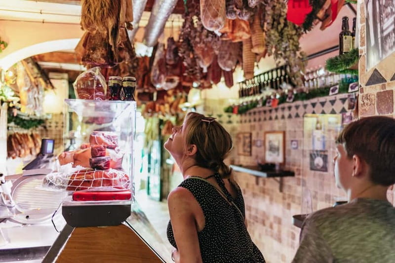 Rome: Trastevere or Jewish Quarter Street Food Tour - Campo de’ Fiori sets the morning pace