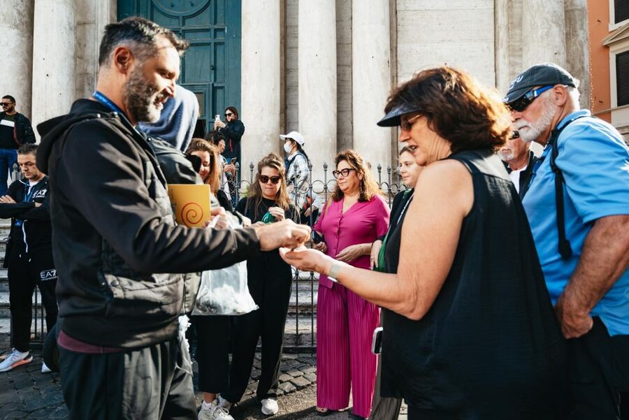 Rome: Trevi Fountain and Underground Guided Tour - Starting beside the Trevi Fountain