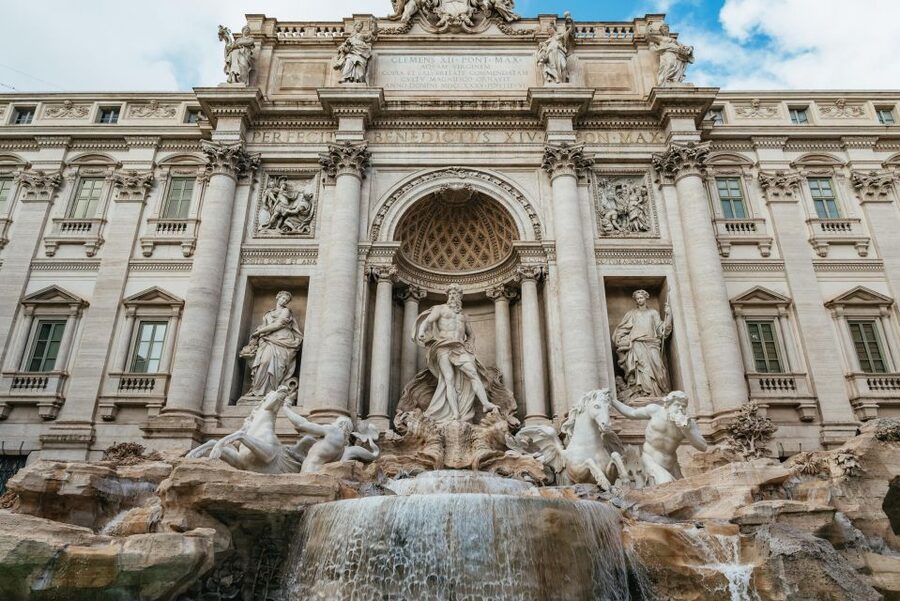 Rome: Trevi Fountain and Underground Guided Tour - What the guides add to the short visit