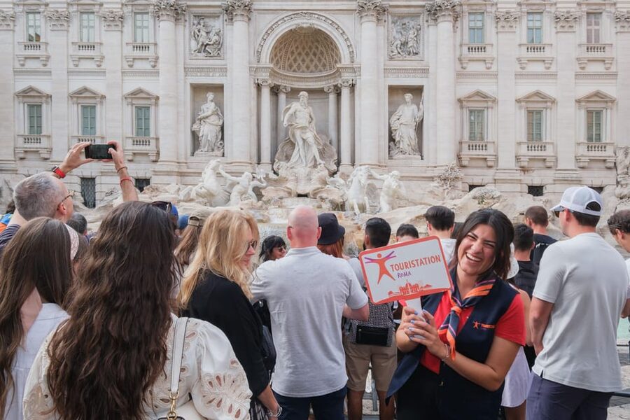 Rome: Trevi Fountain District Underground Domus Guided Tour - What is really underground near the Trevi Fountain