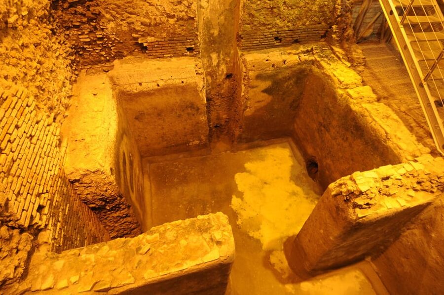 Rome: Trevi Fountain District Underground Tour and Ice Cream - Practical details before you book