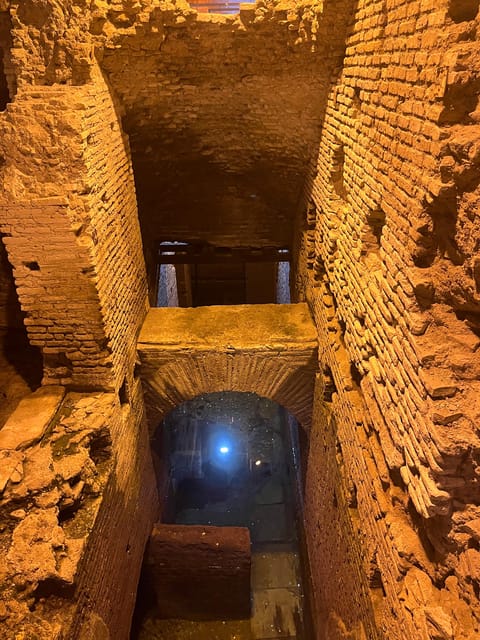 Rome: Trevi Fountain District Underground Tour and Ice Cream - Starting at Vicolo del Puttarello 25