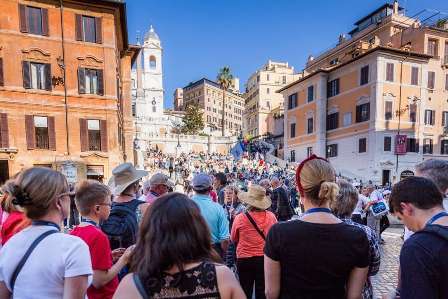 Rome: Trevi Fountain, Spanish Steps & Pantheon Walking Tour - A gelato pause gives the walk a better rhythm