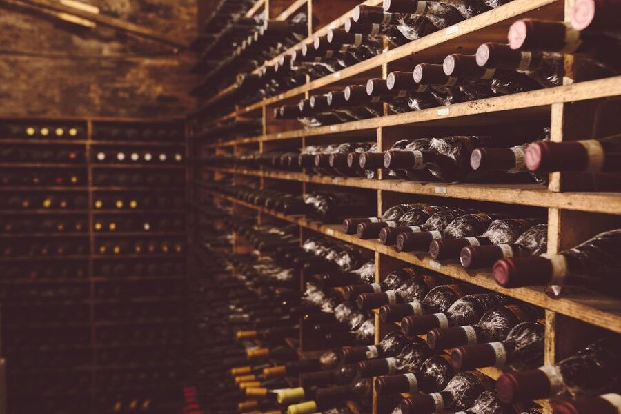 Rome: Twilight Trastevere Food Tour with Wine Tasting - The guides make or break the four hours