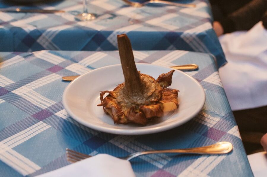 Rome: Twilight Trastevere Food Tour with Wine Tasting - How much food should you expect?