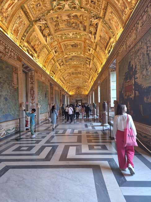 Rome: Vatican Museum & Sistine Chapel Skip-The-Line Tickets - Getting to the Vatican entrance without the usual wait