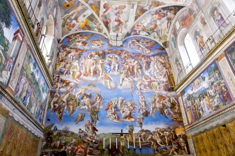 Rome: Vatican Museums & Sistine Chapel Guided Tour - Crowds, timing, and the best way to use the visit