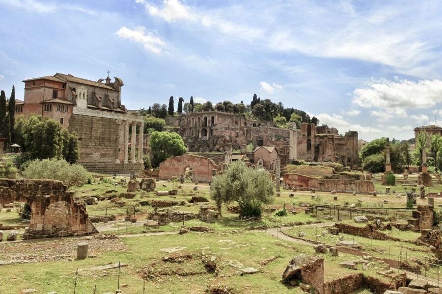 Rome: Vatican Pass, Top Attractions and Free Transport - Using the Roma Pass at ancient Rome