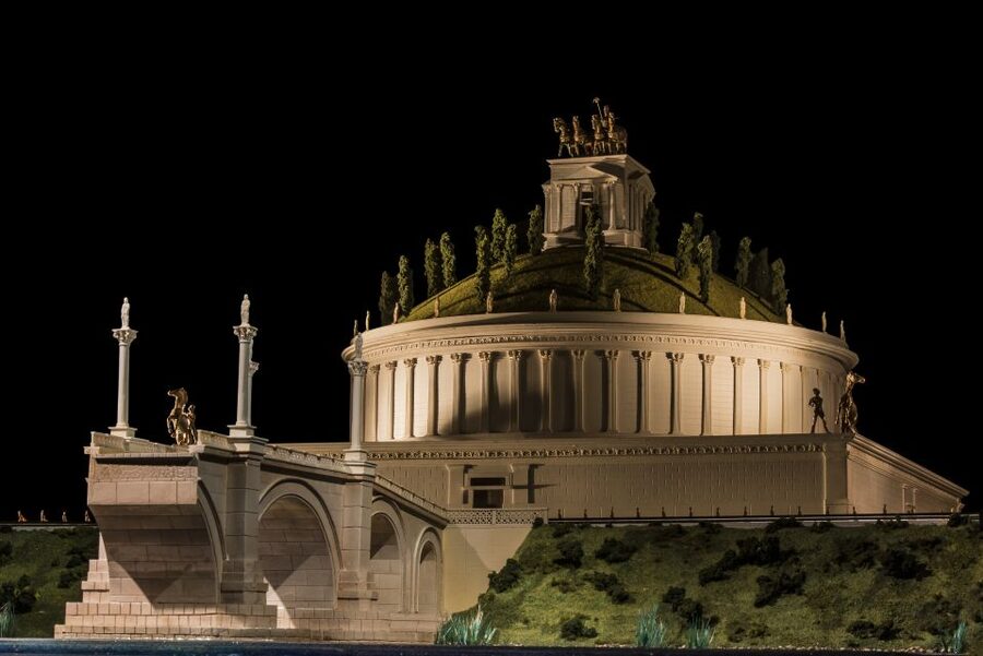 Rome: Welcome To Rome Immersive Multimedia Show - The four interactive models