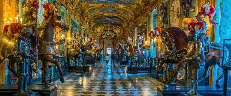 Royal Palace of Turin Skip-the-Line Ticket and Guided Tour - Meeting Your Guide and Entering the Palace