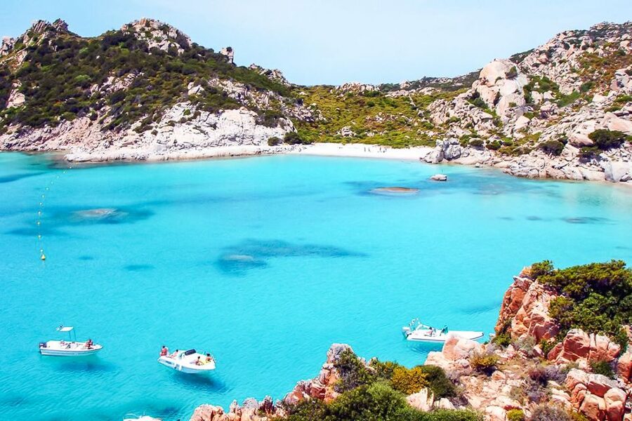 Sardinia: La Maddalena Archipelago Full-Day Trip by Boat - Eating lunch on a moving boat