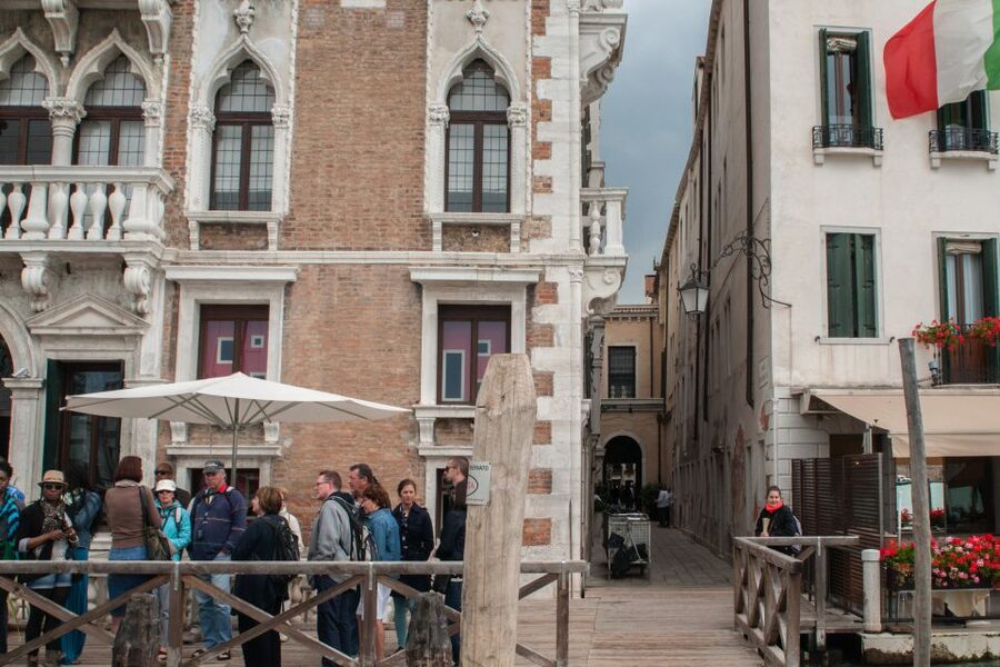 Secret Venice & Gondola Tour - Starting near the Royal Gardens