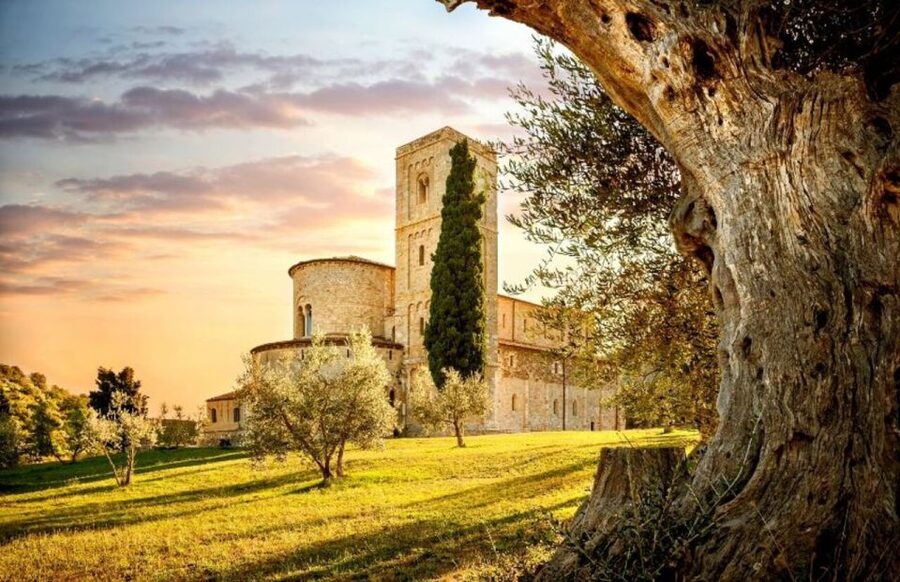 Siena: San Gimignano, Chianti & Montalcino Small-Group Tour - Meeting in Siena and settling into the minivan