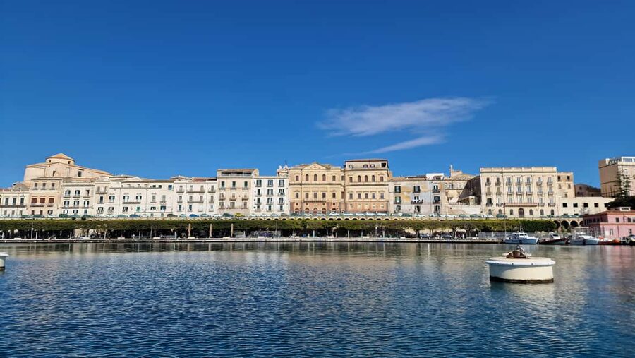 Siracusa: Ortigia & Sea Caves Speedboat Tour with Swim Stop - When conditions affect the route