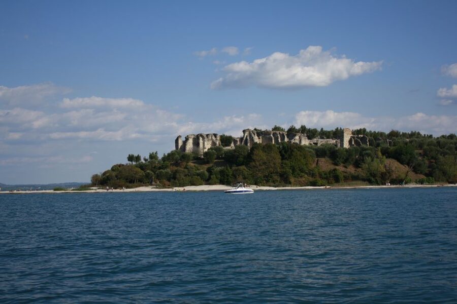 Sirmione: 25 Minute Boat Cruise around the Peninsula - Key points at a glance