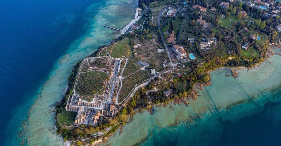 Sirmione: 25 Minute Boat Cruise around the Peninsula - Scaligero Castle from the water