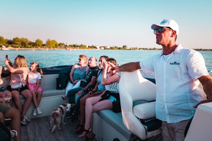 Sirmione: 25 Minute Boat Cruise around the Peninsula - Setting out from Piazzale Porto