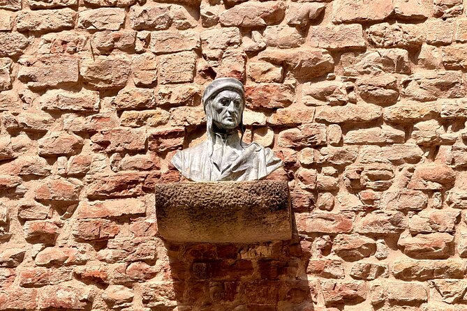 Skip the line: Uffizi and Accademia Small Group Walking Tour - Piazza della Signoria and the Medici story