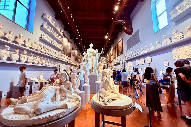 Skip the line: Uffizi and Accademia Small Group Walking Tour - Practical details that affect your day