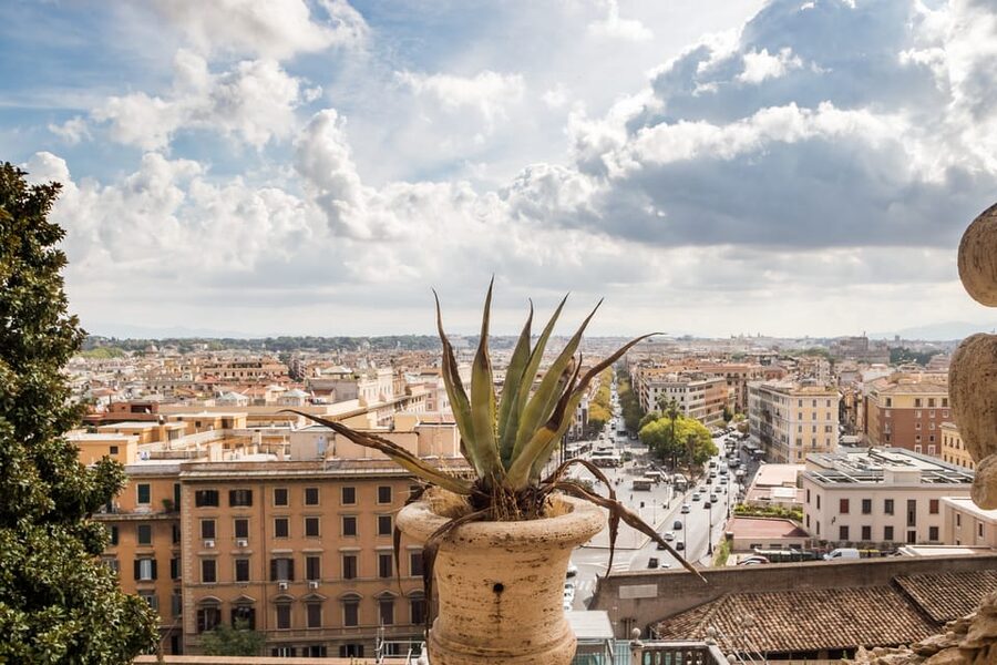 Skip-The-Ticket-Line Vatican Museums & Sistine Chapel Entry - Pausing in the Vatican Pinacoteca