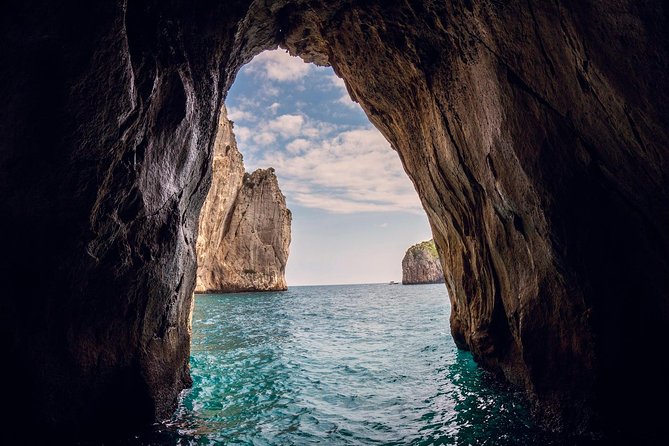 Small Group Capri Island Boat Ride with Swimming and Limoncello - Why seeing Capri from a boat makes sense