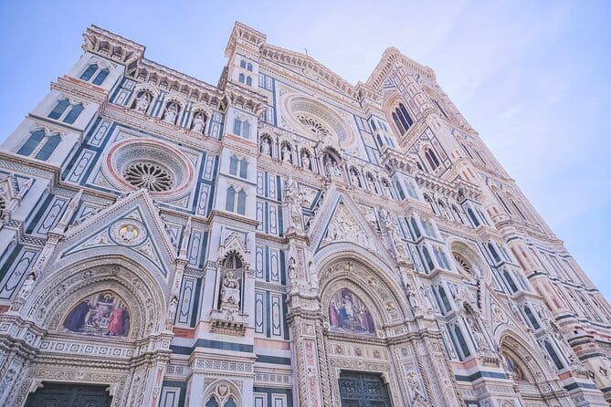 Small Group Florence Cathedral Guided Tour with Priority Access - Finding the group at Piazza del Duomo 19