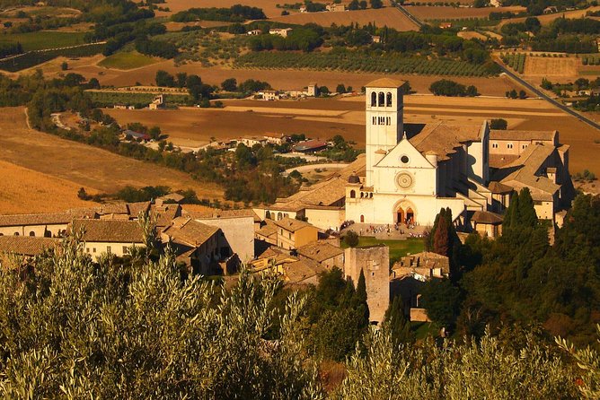 Small Group Tour of Assisi and St. Francis Basilica - Why this route makes sense in Assisi