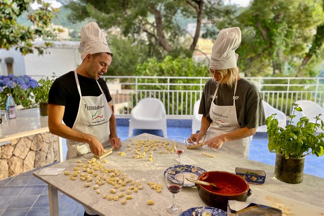 Sorrento: Cook Like a Local with a Stunning Sea View - How large groups change the experience