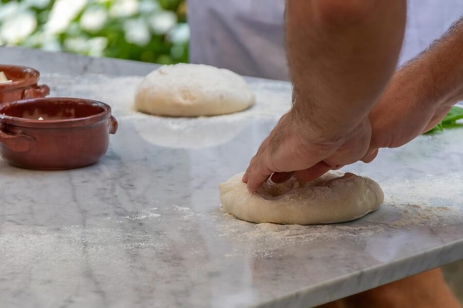 SORRENTO: Pizza School Mastering Neapolitan Delights - Pizza making above the Gulf of Naples